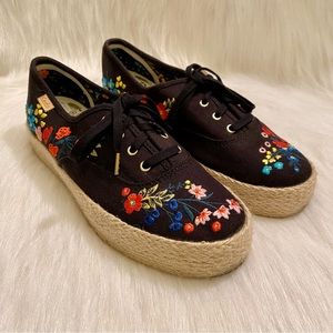 ✨EUC Keds x Rifle Paper Co. Triple Embroidered Rosalie Lace Tennis Shoes